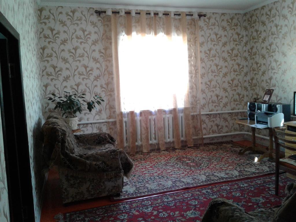 Guest House Semeynyi Karakol Ngoại thất bức ảnh
